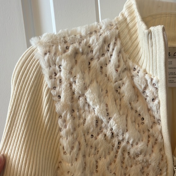 New! Never worn. A la cart fur jacket - Picture 3 of 5